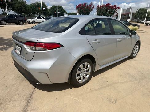 Used 2024 Toyota Corolla LE FWD image 11