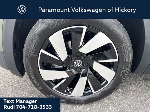 New 2026 Volkswagen Atlas Cross Sport SE image 10