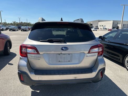Used 2019 Subaru Outback 2.5i Premium image 7