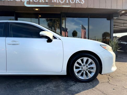 Used 2013 Lexus ES 300h w/ Luxury Pkg FWD image 15