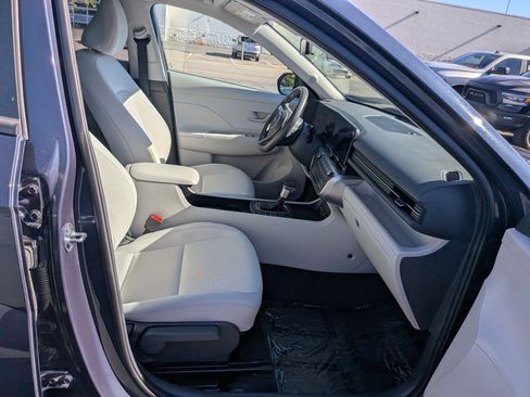 Certified 2025 Hyundai Kona SEL AWD/4WD image 31
