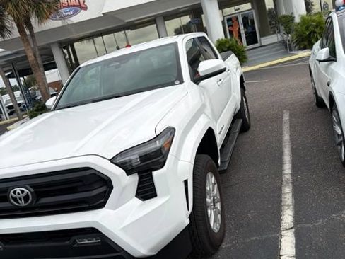 Used 2025 Toyota Tacoma SR5 RWD image 6
