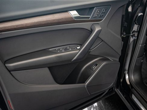 Certified 2024 Audi Q5 2.0T Premium w/ Convenience Package image 25