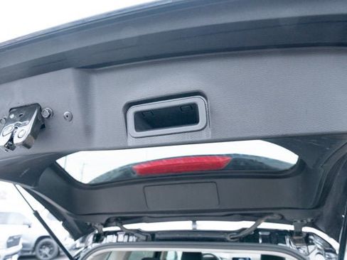 Used 2023 Nissan Rogue S image 34