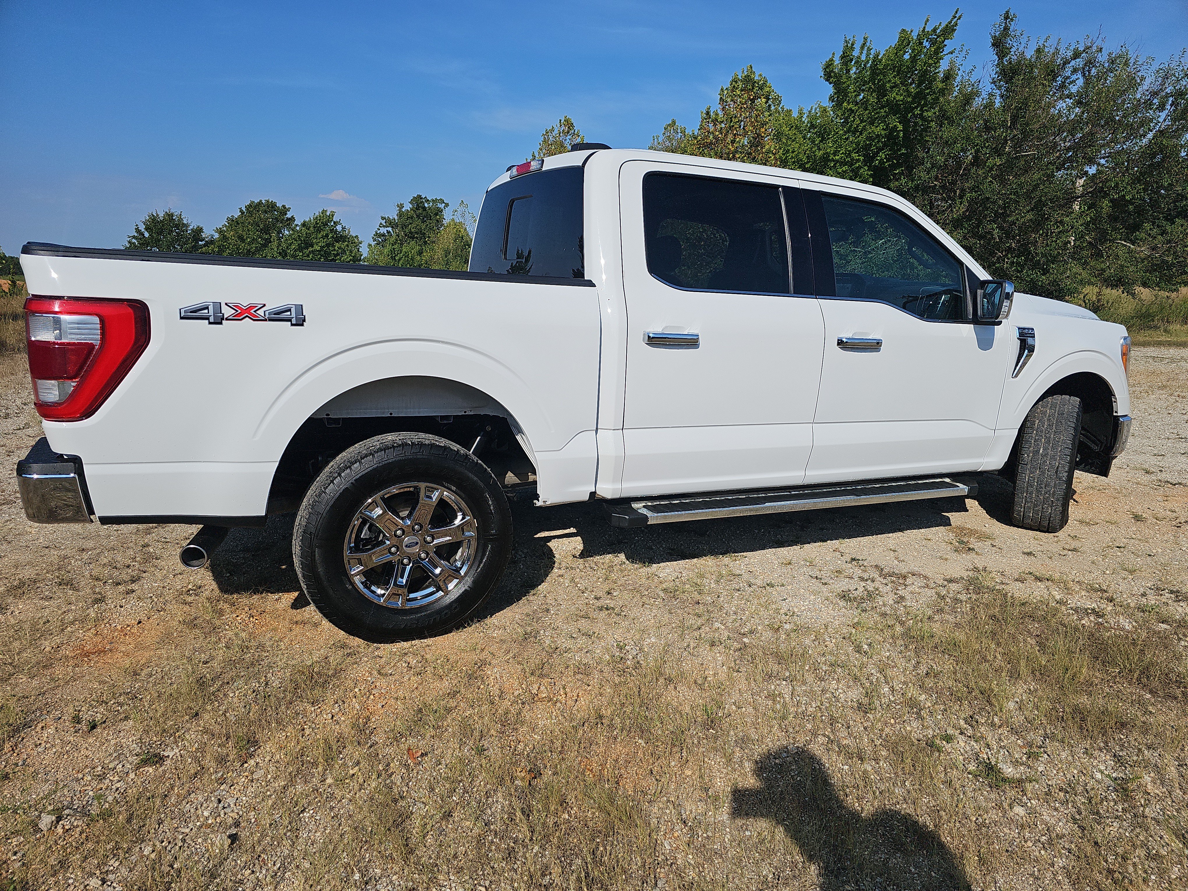 Used 2023 Ford F150 Lariat AWD/4WD image 3