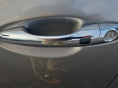 Used 2019 Kia Sorento SX image 10