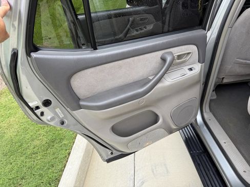 Used 2004 Toyota Sequoia SR5 image 15