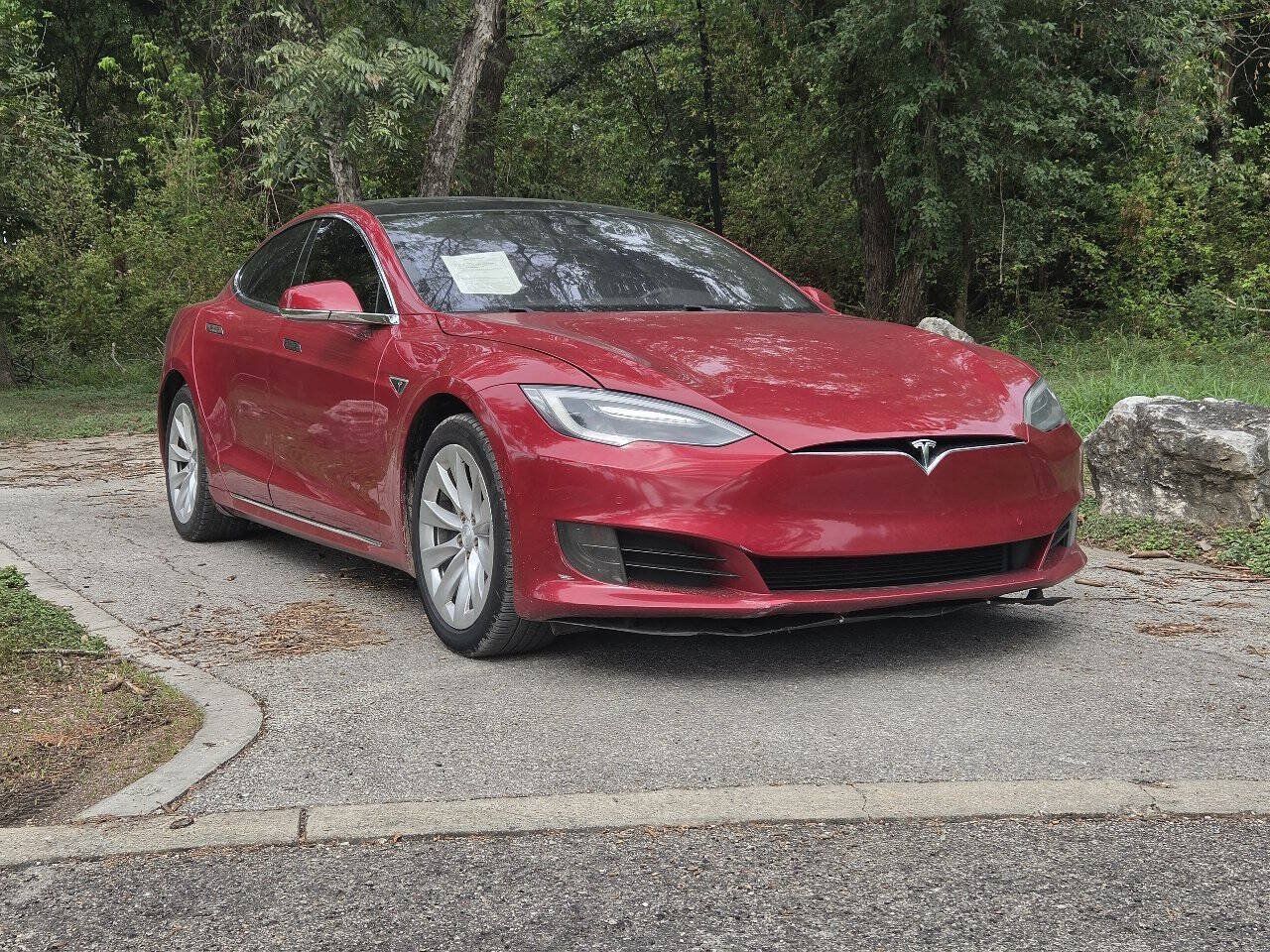 Used 2016 Tesla Model S 60 RWD image 2