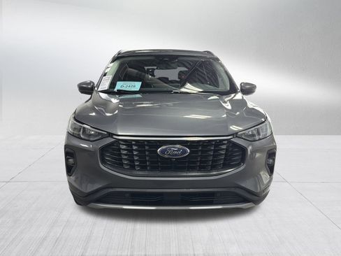 Used 2024 Ford Escape Platinum image 2