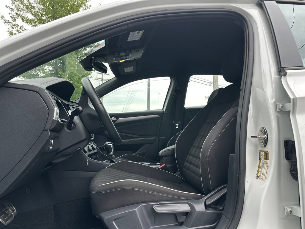 Used 2024 Volkswagen Jetta Sport FWD image 8