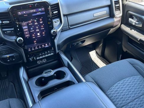 Used 2025 RAM 2500 Big Horn AWD/4WD image 35