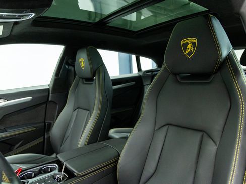 Used 2024 Lamborghini Urus S AWD/4WD image 35