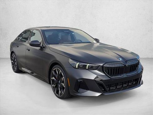 Used 2026 BMW 530i w/ M Sport Package image 6