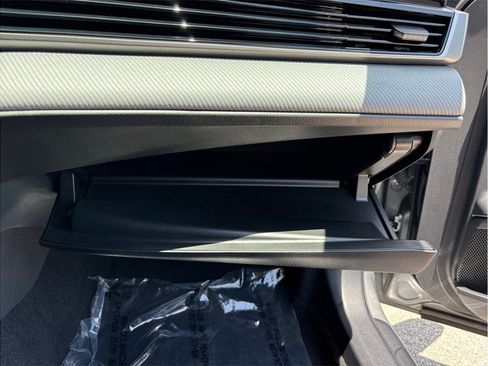 Used 2025 Toyota Camry SE FWD image 40