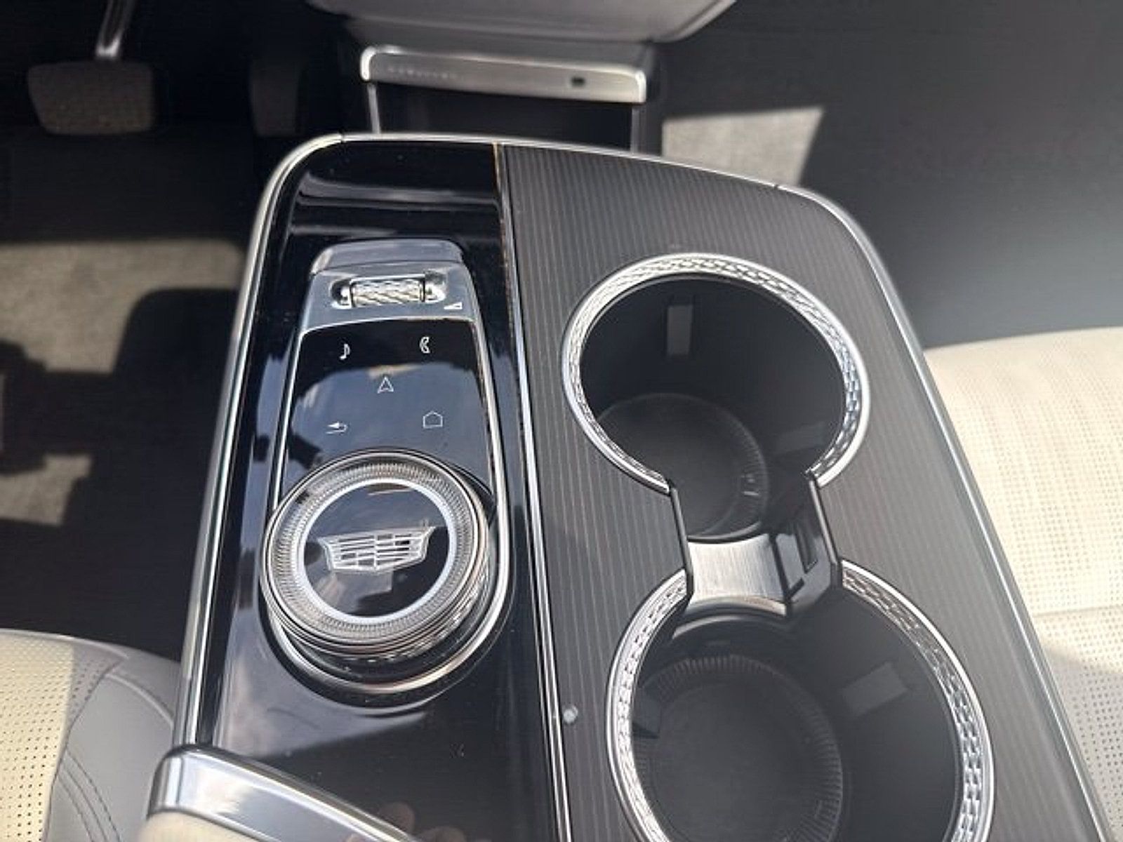 Certified 2024 Cadillac Lyriq Luxury w/ LPO, Floor Liner Package AWD/4WD image 24