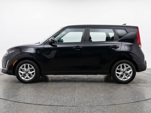 Used 2025 Kia Soul LX w/ LX Technology Package FWD image 5