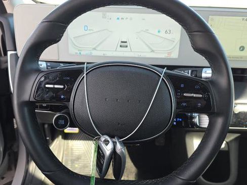 Used 2024 Hyundai Ioniq 5 SE image 12