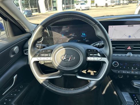 Used 2022 Hyundai Elantra Limited FWD image 12