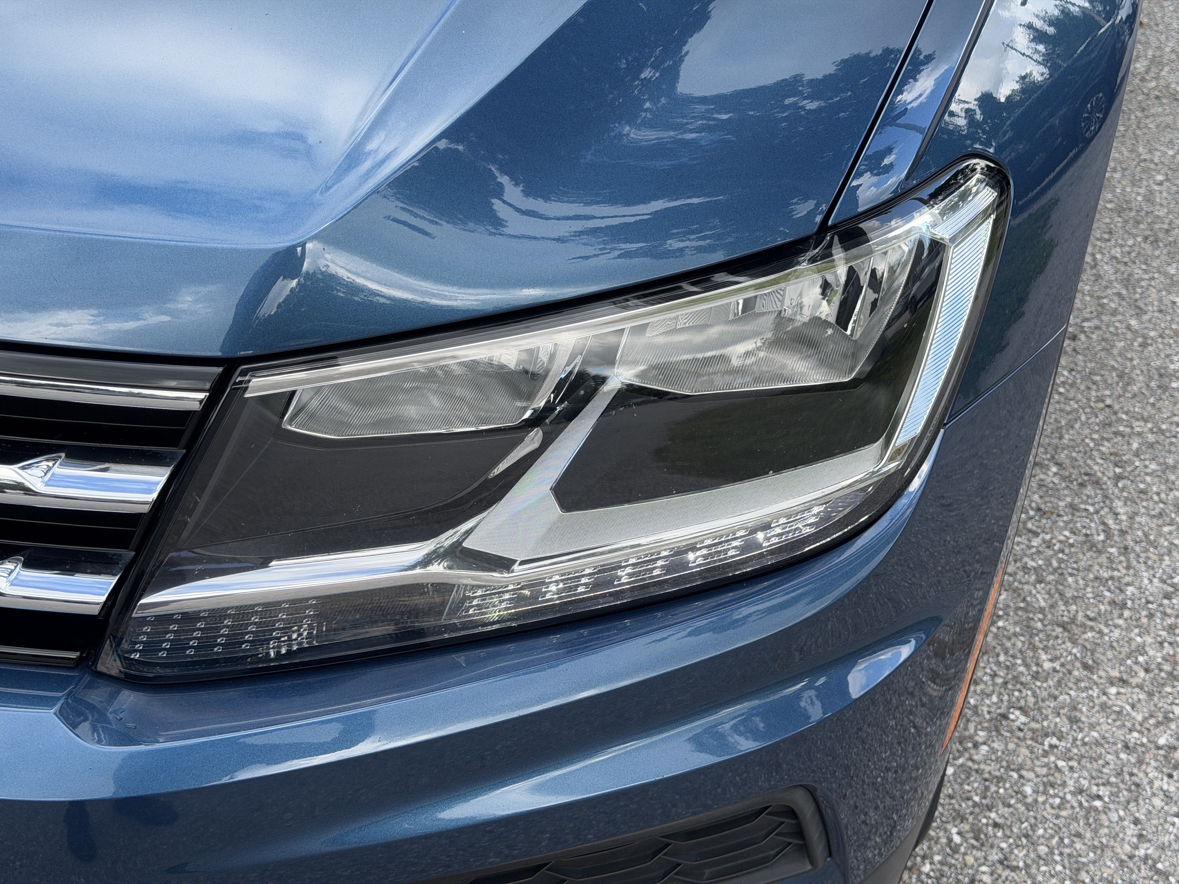 Used 2019 Volkswagen Tiguan SE w/ Panoramic Sunroof Package FWD image 9