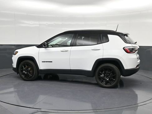 Used 2023 Jeep Compass Altitude image 8
