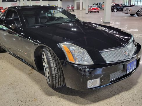Used 2008 Cadillac XLR V RWD image 27