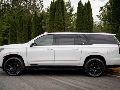 Used 2022 Cadillac Escalade ESV Sport w/ Touring Package AWD/4WD image 9