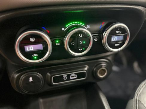 Used 2018 FIAT 500L Lounge FWD image 30