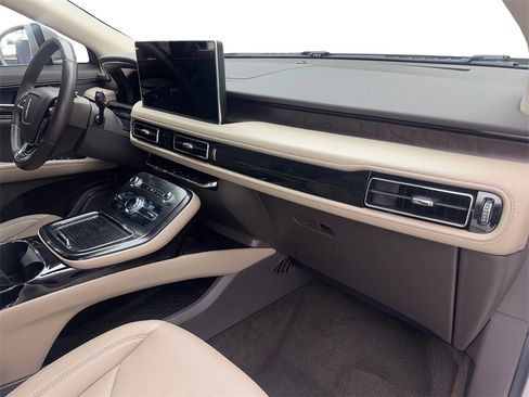 Used 2022 Lincoln Nautilus Reserve image 52