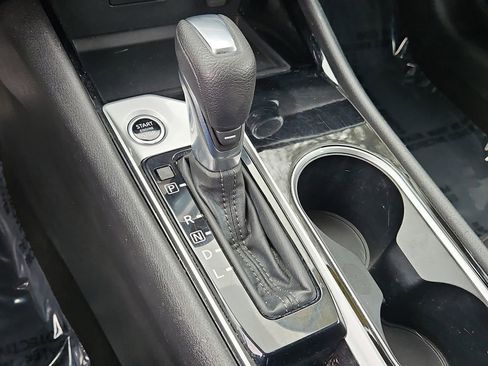 Used 2024 Nissan Altima 2.5 SV image 29