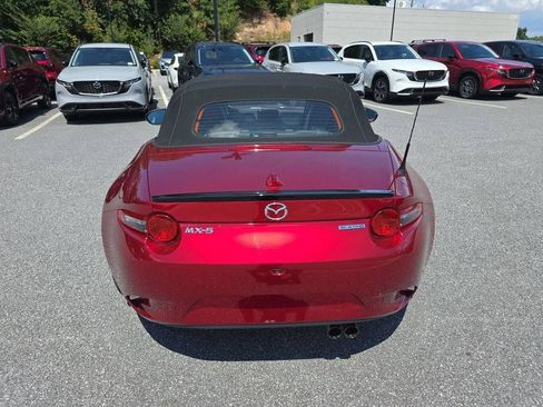Certified 2022 MAZDA MX-5 Miata Club RWD image 4