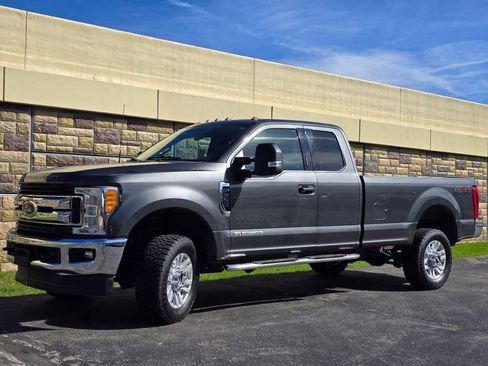 Used 2017 Ford F350 XLT w/ XLT Value Package image 6