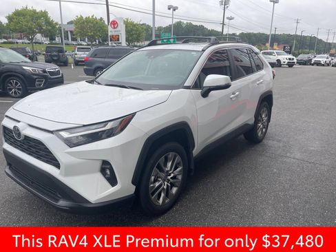 Used 2025 Toyota RAV4 XLE Premium w/ Weather Package FWD image 16