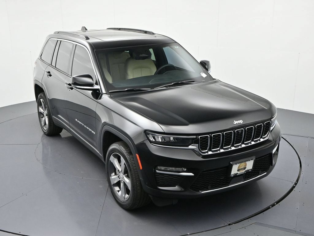 Used 2025 Jeep Grand Cherokee Limited w/ Luxury Tech Group II AWD/4WD image 18