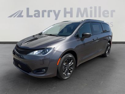 Used 2020 Chrysler Pacifica Touring-L w/ Advanced Safetytec Group