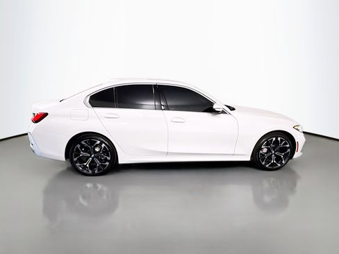 Used 2025 BMW 330i Sedan w/ M Sport Package image 11