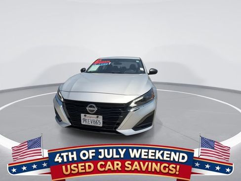 Used 2024 Nissan Altima 2.5 SV FWD image 3