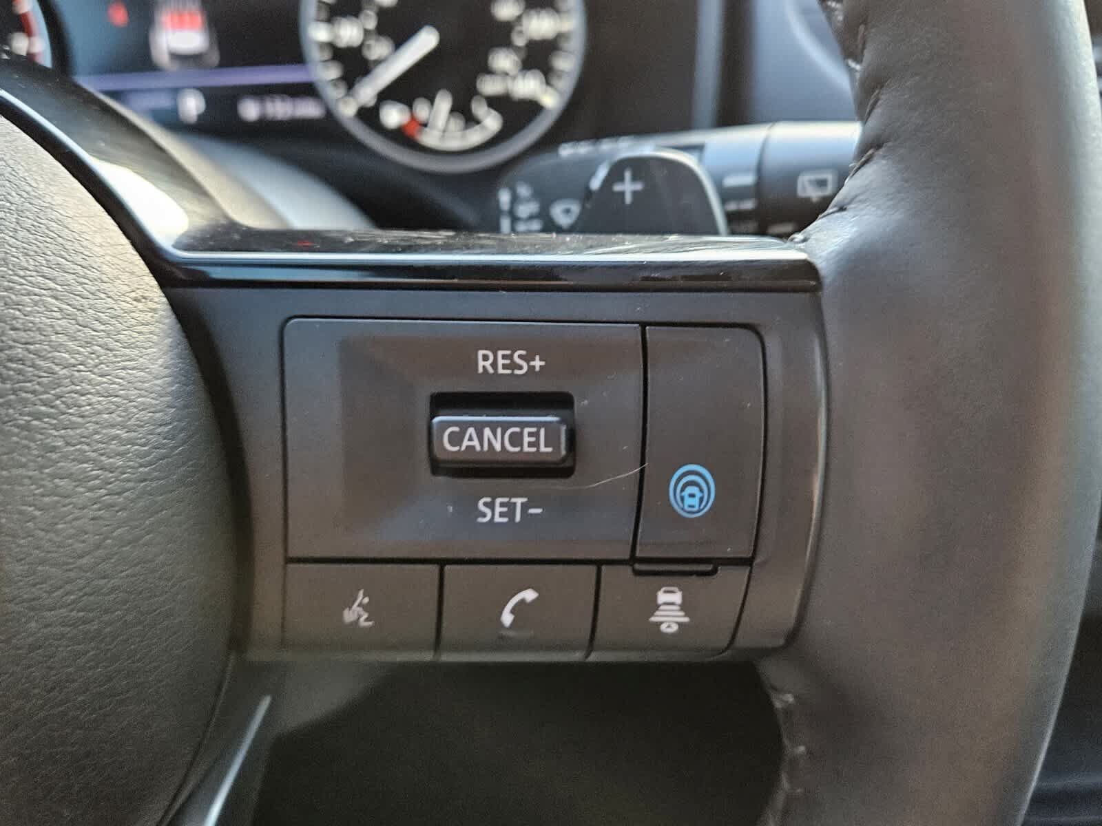 Used 2023 Nissan Rogue SV w/ SV Premium Package FWD image 13