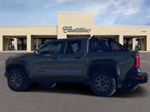 Used 2025 Toyota Tacoma TRD Sport image 7