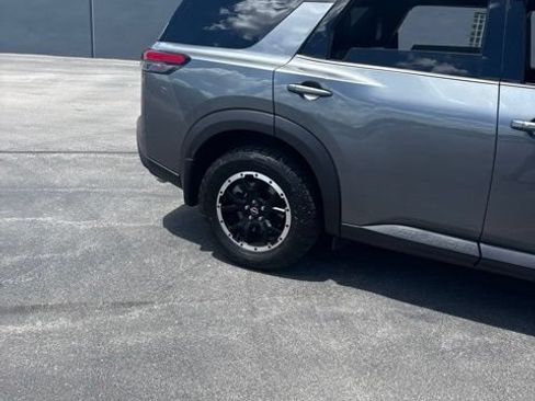 Used 2025 Nissan Pathfinder Rock Creek AWD/4WD image 5