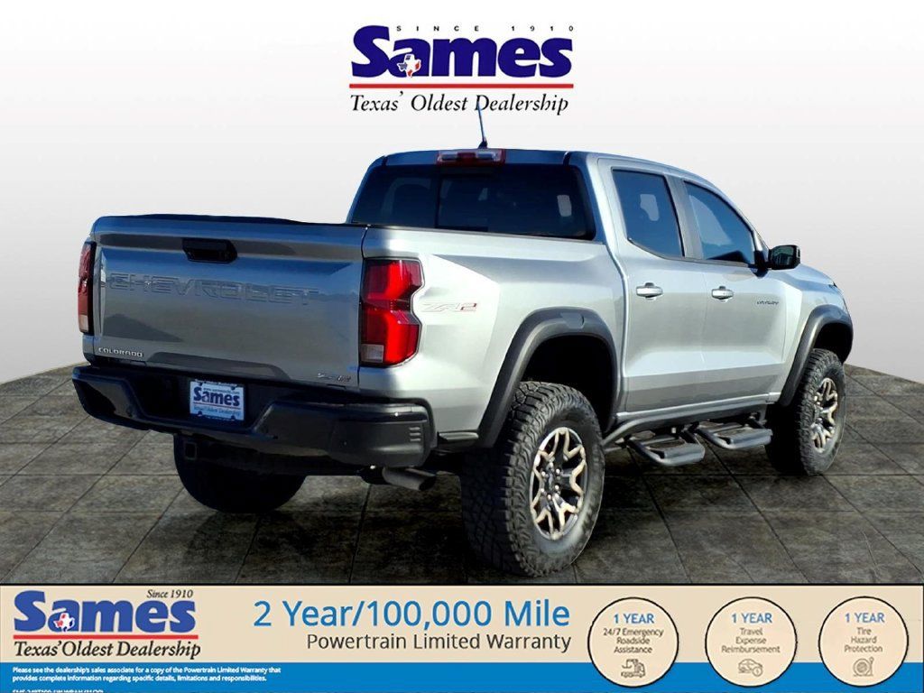 Used 2024 Chevrolet Colorado ZR2 w/ ZR2 Convenience Package III AWD/4WD image 3