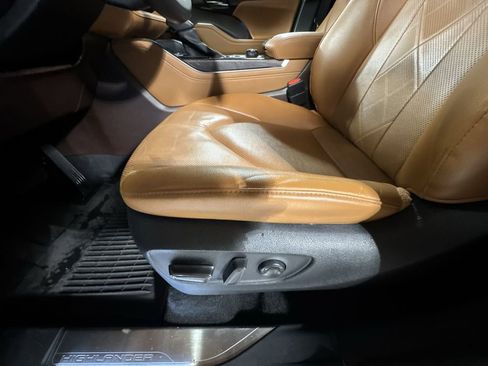 Used 2022 Toyota Highlander Platinum image 17