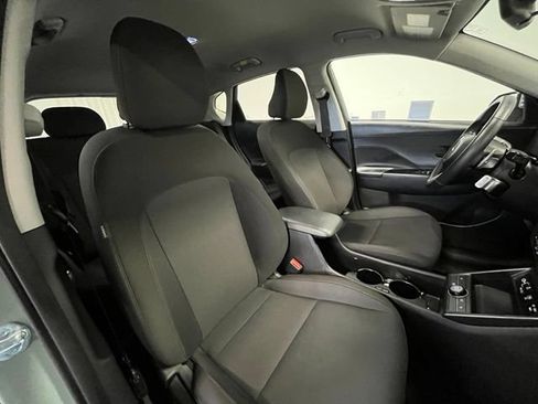 Used 2025 Hyundai Kona SEL FWD image 9