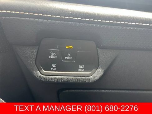 Used 2024 Volkswagen Atlas SE AWD/4WD image 25