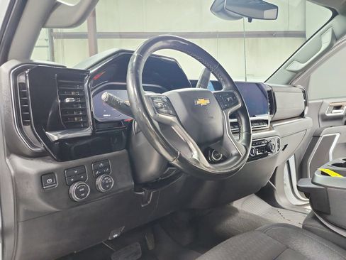 Used 2024 Chevrolet Silverado 2500 LT AWD/4WD image 18