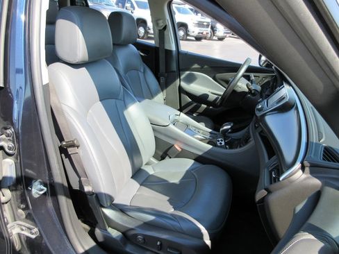 Certified 2020 Buick Envision Essence FWD image 22