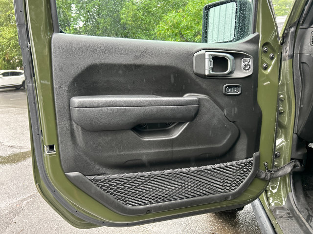Used 2023 Jeep Gladiator Rubicon w/ LED Lighting Group AWD/4WD image 10