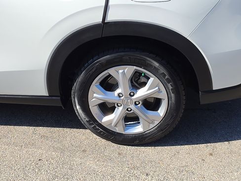 Certified 2024 Honda HR-V LX image 5