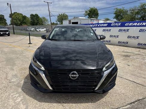 Used 2025 Nissan Altima 2.5 SV FWD image 4