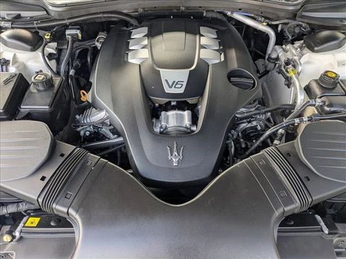 Used 2017 Maserati Ghibli image 21