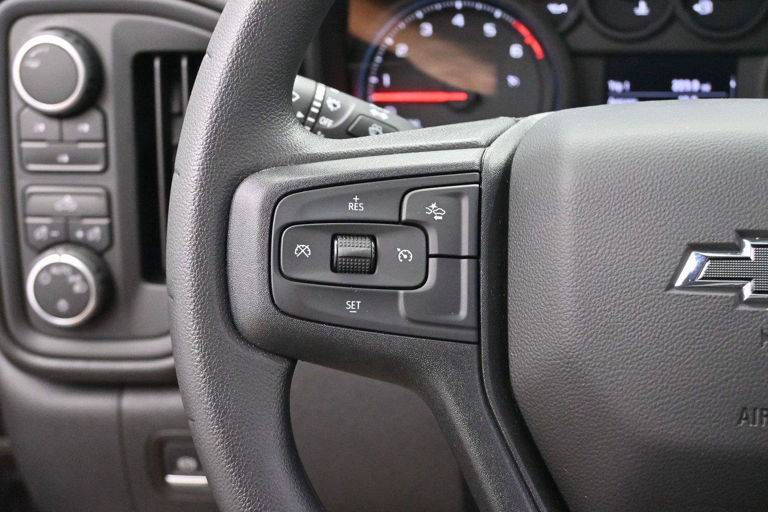 Used 2025 Chevrolet Silverado 2500 Custom w/ Custom Convenience Package AWD/4WD image 16